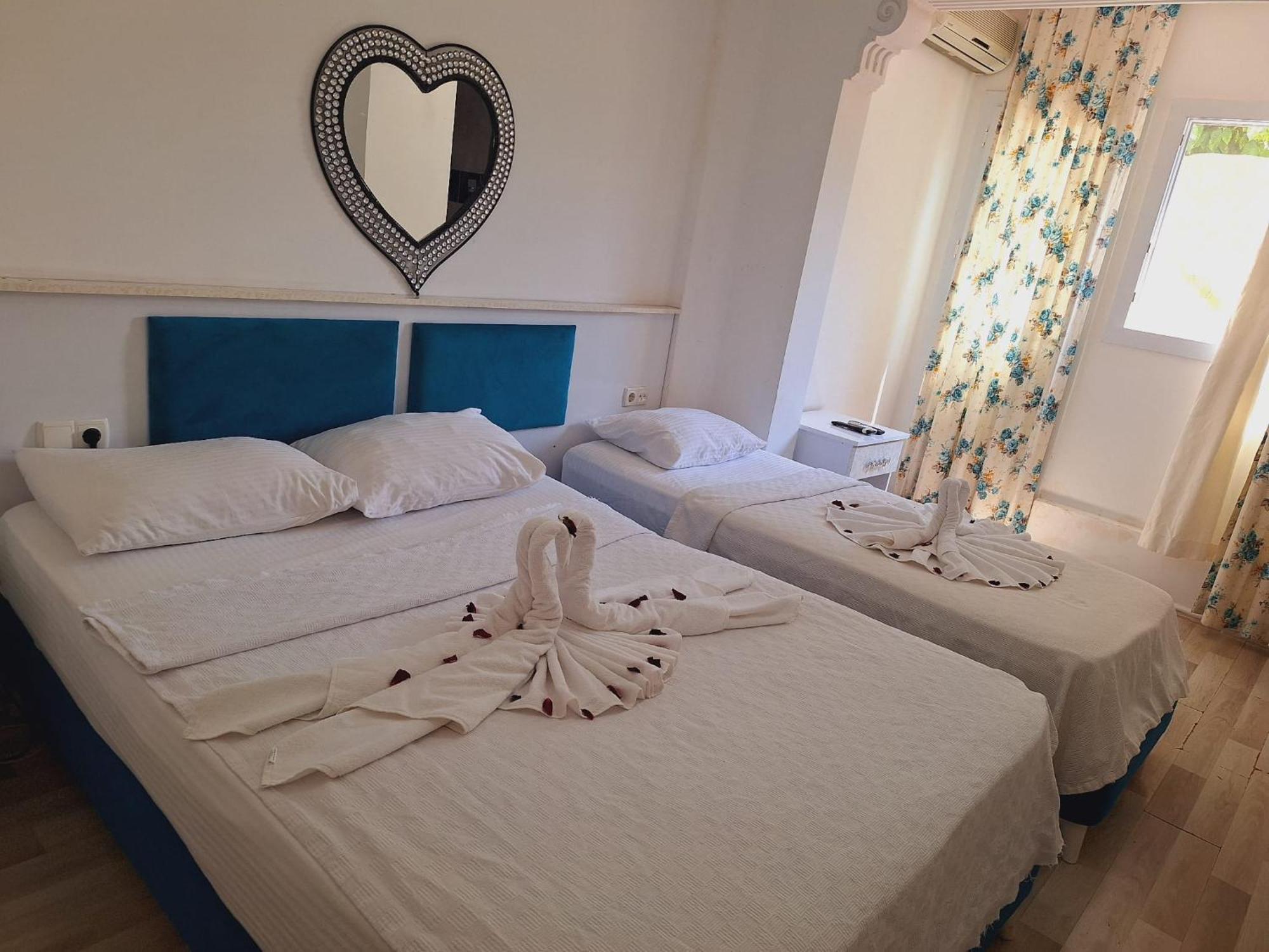 Alis Hotel フェティエ エクステリア 写真