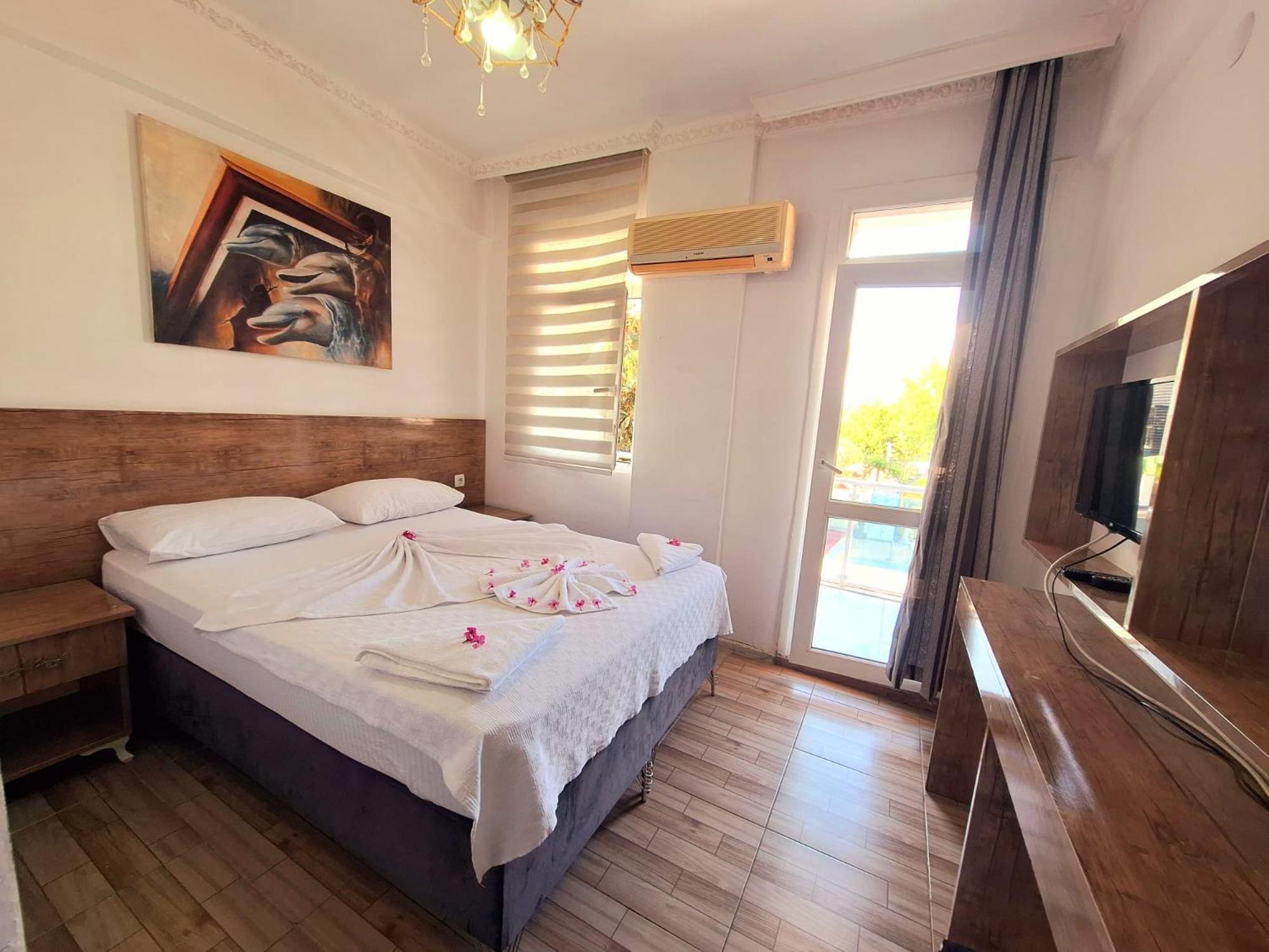 Alis Hotel フェティエ エクステリア 写真